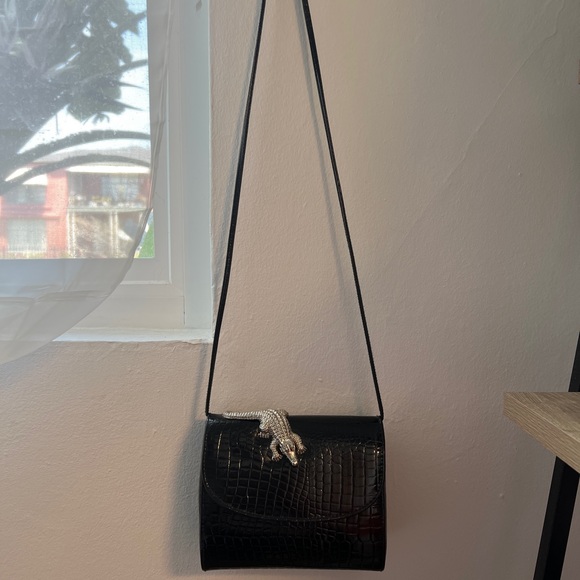 RARE FIND Vintage Elegant Black Crocodile-Embossed Bag with Silver Accent - Picture 3 of 6